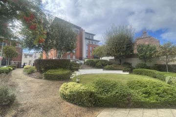 Ropewalk Court